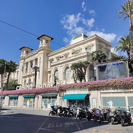 Casa Zeffirino 3* Санремо