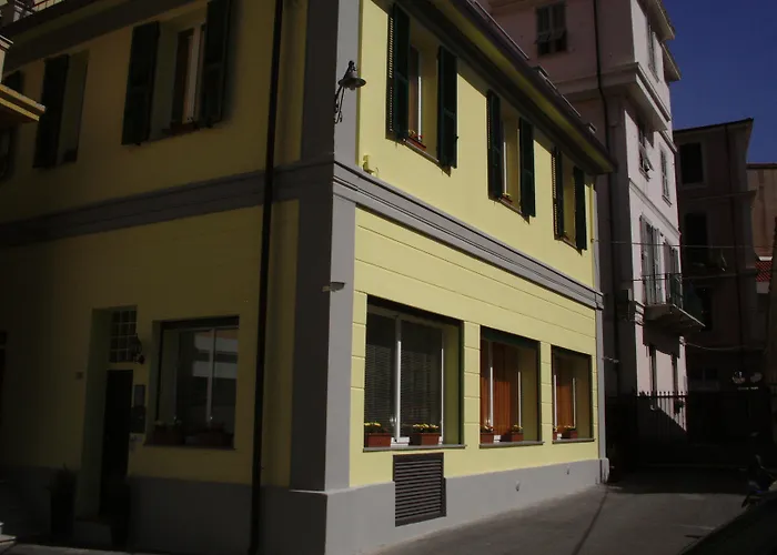 Guest house Casa Zeffirino 4*